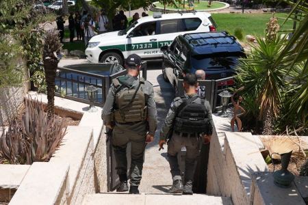الشرطة الاسرائيلية : اعتقالات في الخليل وبئر المسكور والقدس والناصرة بجرائم جنائية